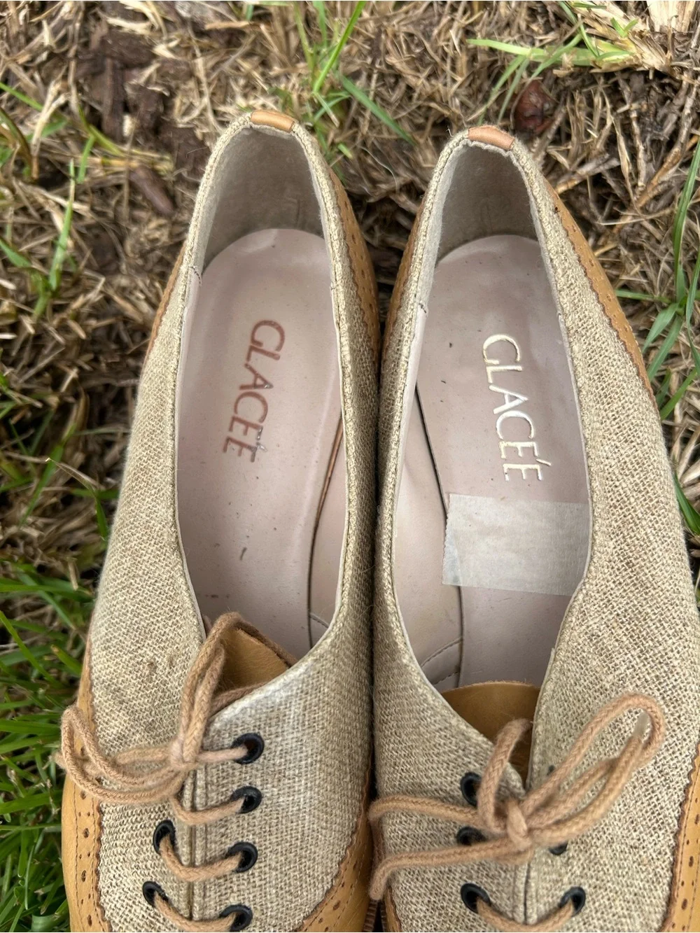 GLACÉE Two-Tone Wingtip Oxford Shoes Tan Leather & Textured Canvas